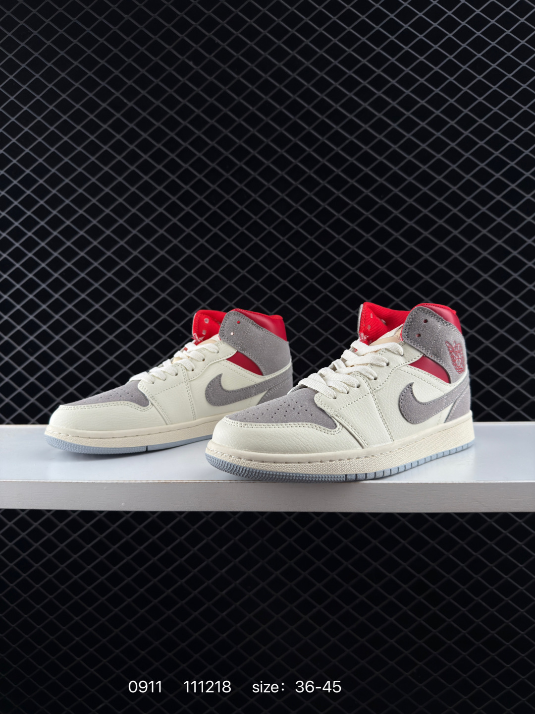 Nike Air Jordan 1 Retro High OG”Black/White“